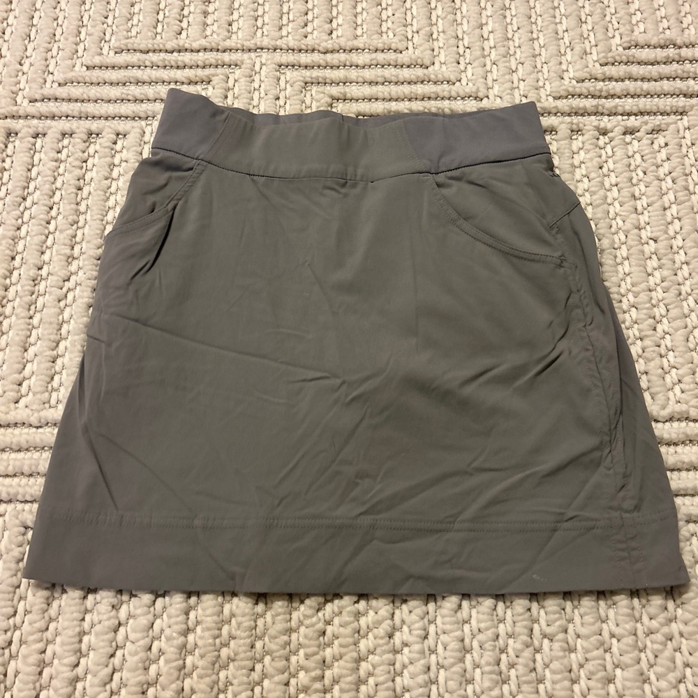 Columbia Womens Small Pull On Omni Shield Repellency Skort Skirt Gray Pockets